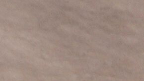 Los investigadores observan los daños en un edificio de apartamentos donde cayó el dron ucraniano en la aldea de Sapronovo, en las afueras de Moscú.