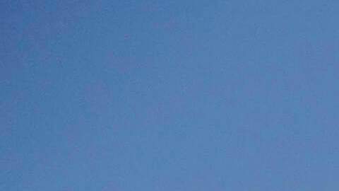 Palestinos llevan el cuerpo de Barhoum tras el bombardeo.