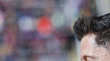 El delantero del Barcelona Robert Lewandowski celebra su gol contra el Girona.
