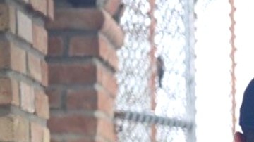 El Departamento de Policía de Hidalgo tomó a Matthew Merrill bajo custodia.