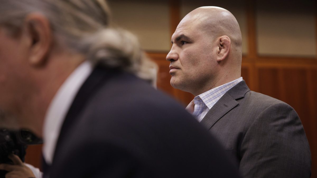 Estrellas de UFC piden liberación de Caín Velásquez