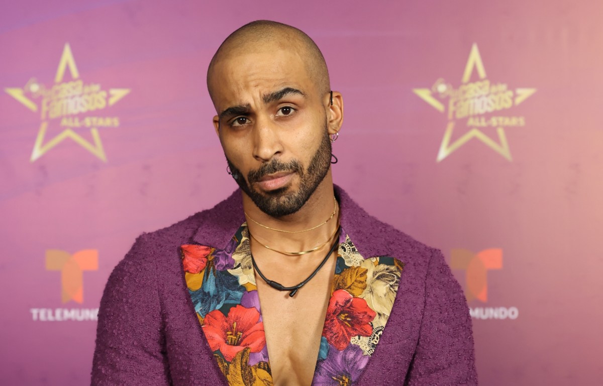 Caramelo le baila a Laura Bozzo en La Casa de los Famosos All-Stars