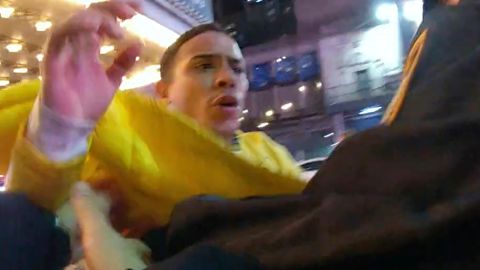 Hispano detenido por agresión a policía en Nueva York en 2024 denuncia abusos en centro de ICE