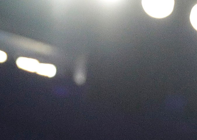 Diego De La Hoya, a la derecha, celebra tras derrotar a Randy Caballero durante un combate de boxeo de peso pluma junior el sábado 16 de septiembre de 2017 en Las Vegas. (Foto AP/John Locher)