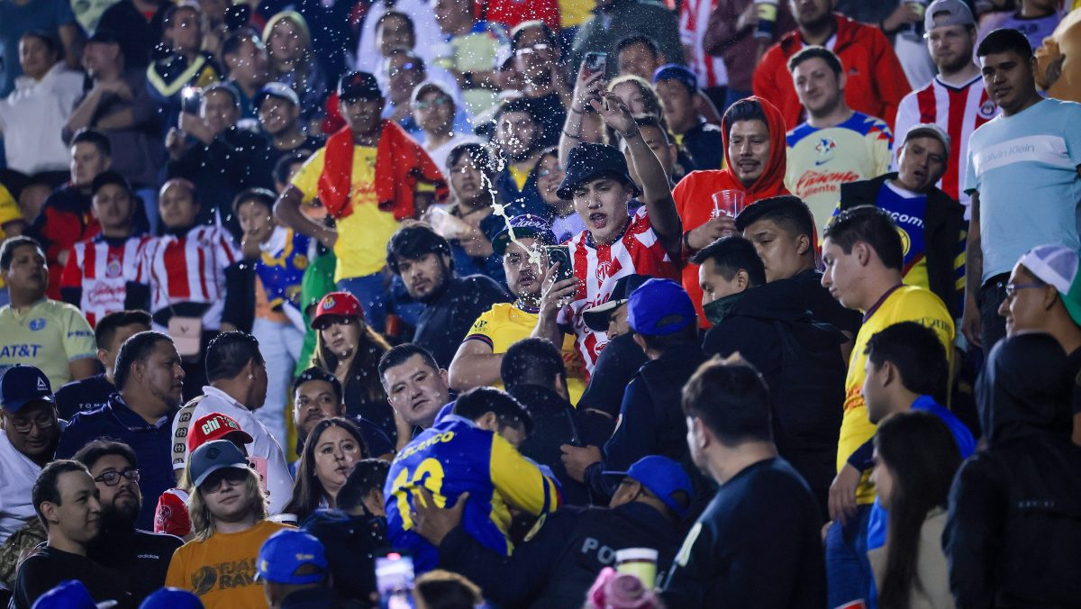 Periodista mexicano terminó hospitalizado luego de ser acuchillado tras partido de Club América y Chivas