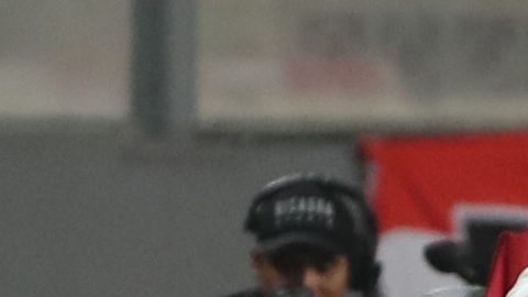 Paolo Guerrero (2-i) junto a Renato Tapia (i) y Luis Abram (c)