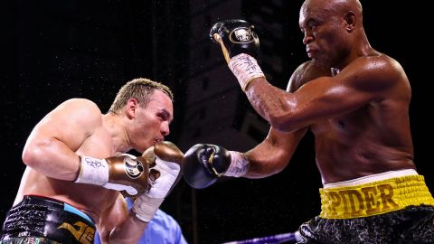 Julio César Chávez Jr. considera que pudo ser mejor que el Canelo Álvarez.
