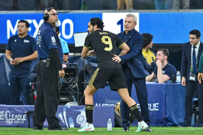 Javier Aguirre se muestra contento por la conquista de México en la Nations League.
