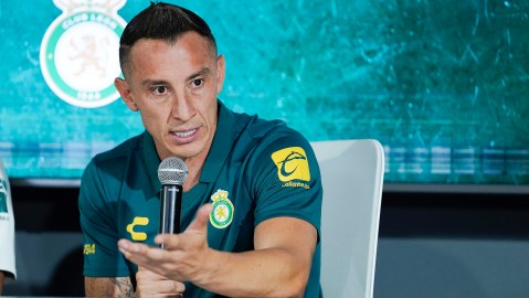 Andrés Guardado cuestiona la expulsión del Club León del Mundial de Clubes.
