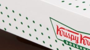 La nueva colección anual de chocolate ofrece tres nuevos sabores y la dona tradicional con glaseado de chocolate Hershey's.