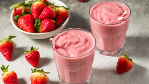 Las fresas aporta un delicioso sabor al batido y nutrientes.