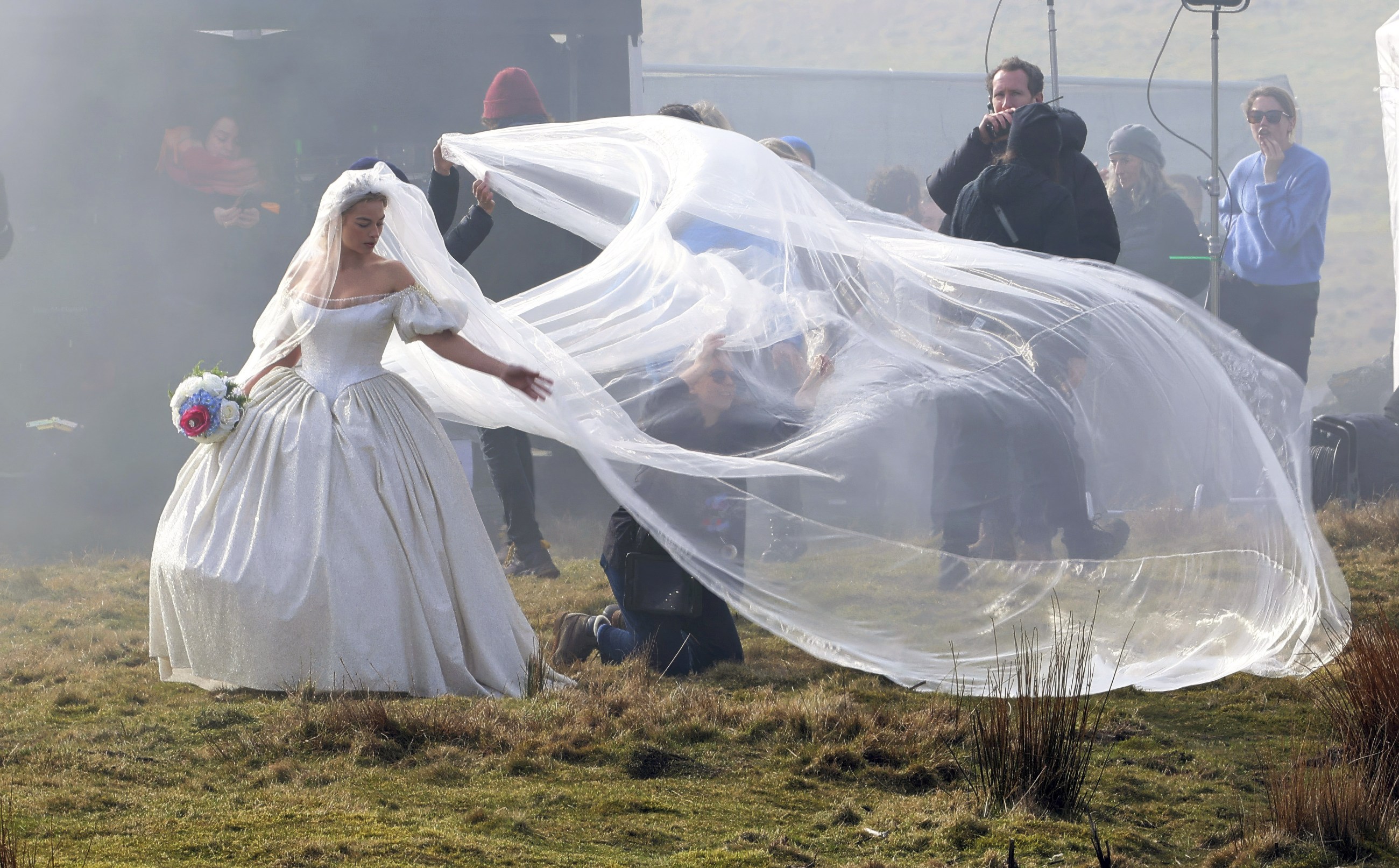 Margot Robbie comienza a filmar 'Cumbres Borrascosas' - El Diario NY