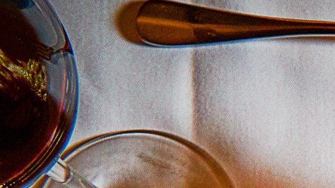 El lugar ofrece una variedad de platos de la comida mediterránea con toques modernos.