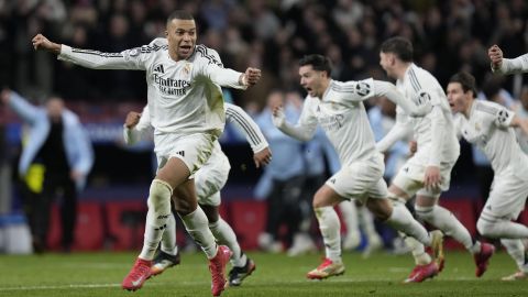 Real Madrid celebra eliminación del Atlético de Madrid.