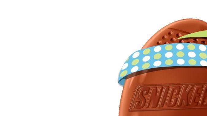 Los huevos de Snickers están rellenos de caramelo y maní.