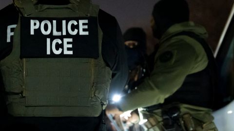 Latino con ciudadanía estadounidense votó por Trump y se arrepiente tras ser detenido por ICE