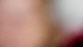 Fieles asisten al rezo del Rosario por la salud del Papa Francisco, hospitalizado con neumonía, en la Plaza de San Pedro, Ciudad del Vaticano, el 19 de marzo de 2025.