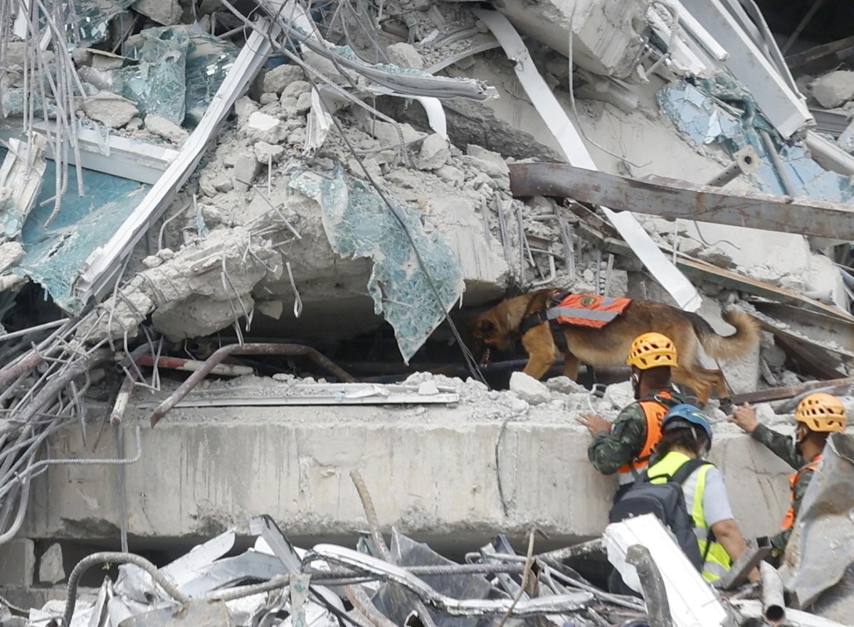 Siguen sin hallar supervivientes en el edificio que colapsó en Bangkok por el terremoto