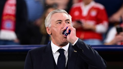 En cada partido con el Real Madrid, Ancelotti devora una caja de chicles.