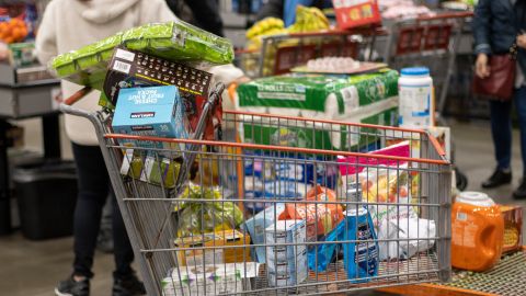 Estén en oferta o no, hay algunos productos de Costco que este fanático considera fundamentales.