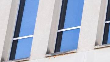 Funcionarios y simpatizantes del Departamento de Educación se manifiestan frente al departamento en Washington, D.C., EE. UU., el 11 de marzo de 2025.