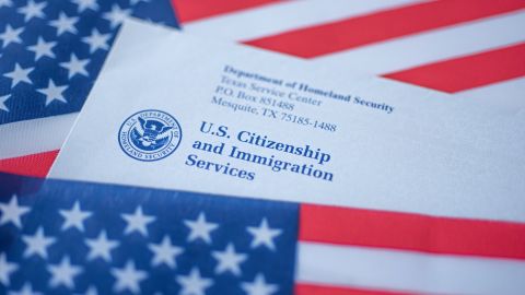 Salió de EE.UU. en pleno proceso de 'green card' y terminó preso por ICE al regresar