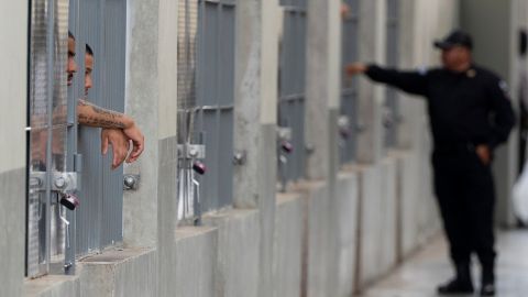 Gobierno de Trump pidió al Supremo que le permita implementar la Ley de Enemigos Extranjeros