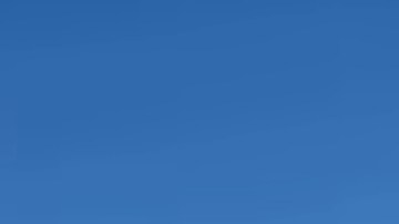 Trabajaba en una casa en construcción y no bajó del techo para evitar que ICE lo arrestara