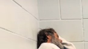 Filtran video de migrantes hacinados en centro de detención de Florida: "Estamos secuestrados"