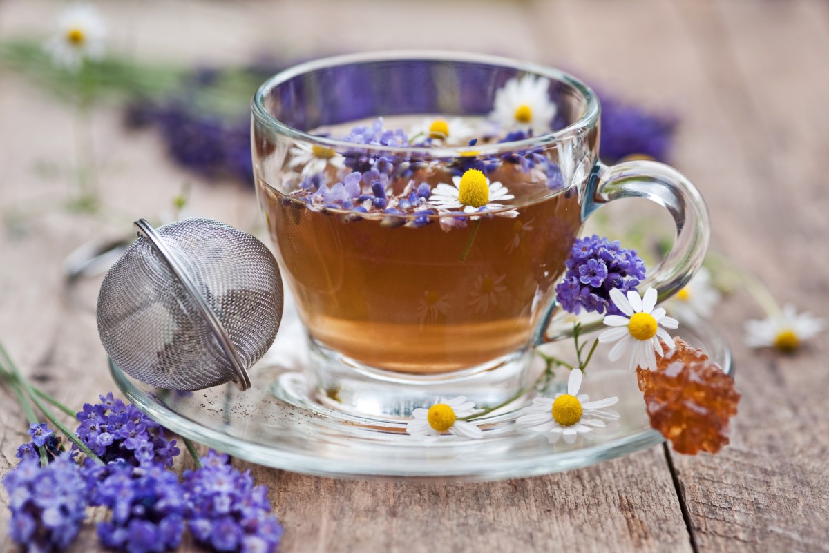 Manzanilla y lavanda: la combinación para combatir el insomnio y reducir el estrés