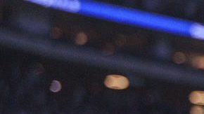 Raul Jimenez (i) junto a Alexis Vega de México celebran un gol en el partido de semifinal de la Nations League de la Concacaf entre las selecciones de Canadá y México.