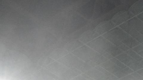 El área de las gradas donde suele estar la Curva Sud, luce vacía en el partido entre el Milan y la Lazio.