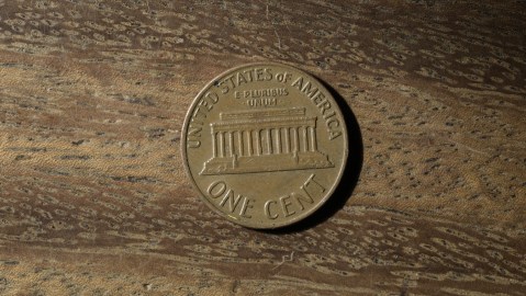 Verifica el detalle con un experto en numismática, ya que muchas monedas suelen falsificarse para aumentar su valor.