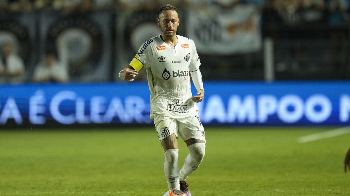 Vea el golazo de tiro libre de Neymar con el Santos
