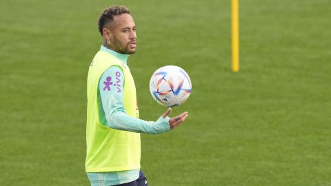 Neymar durante un entrenamiento con la selección de Brasil.