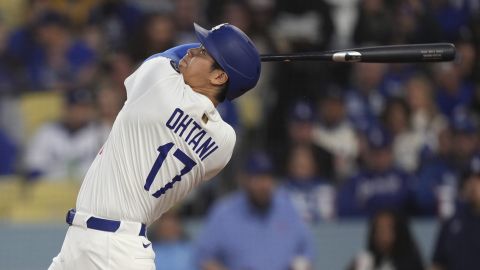 Shohei Ohtani durante un turno de bateo en el encuentro entre Los Angeles Dodgers y los  Detroit Tigers.