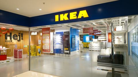 IKEA ofrece distintos métodos de pago, incluyendo su propia tarjeta de crédito comercial.