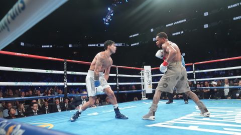 Ryan Garcia durante el combate ante Devin Haney.