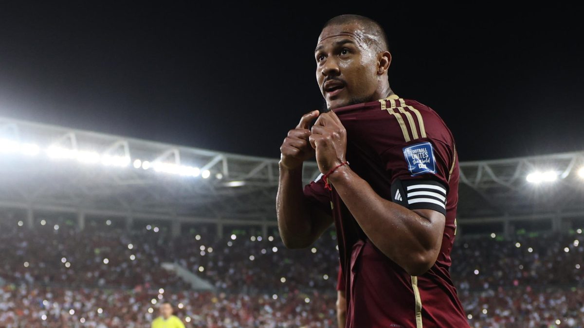 El emotivo momento de Salomón Rondón tras mantener vivo el sueño mundialista de Venezuela