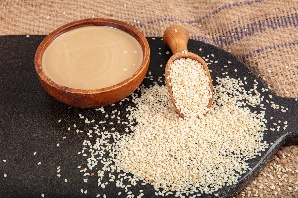 Consumir semillas de sésamo fortalece los huesos: cómo añadirla en tus comidas