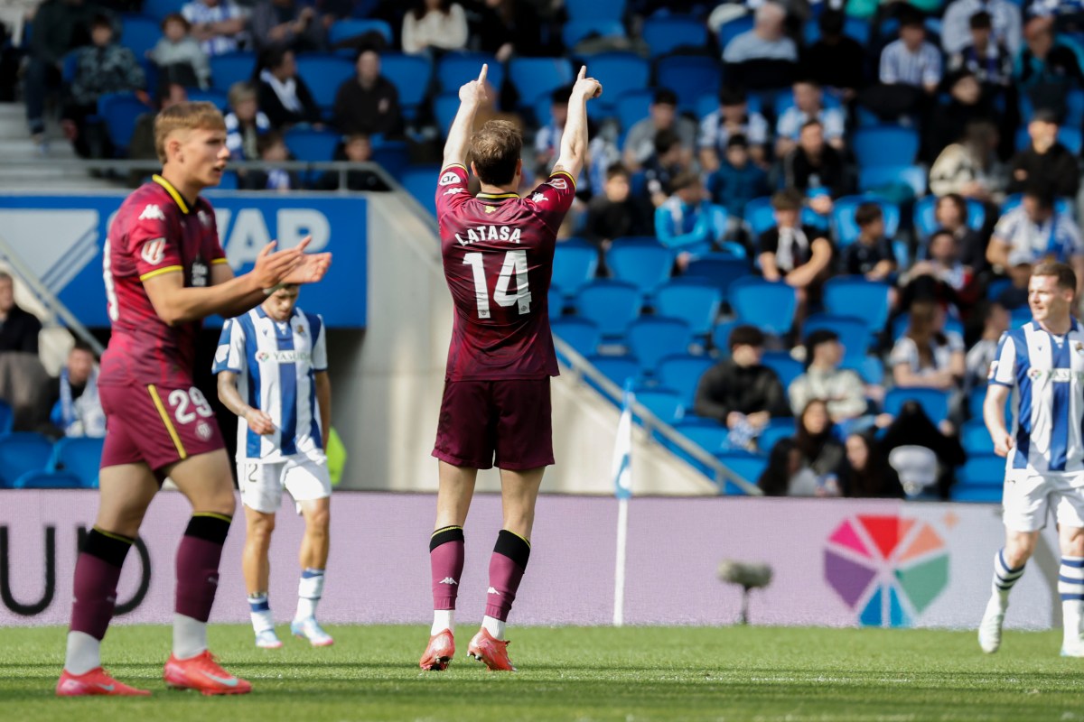 Jugadores del Real Valladolid en LaLiga casi se van a los puños en el banquillo