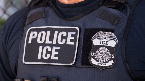 ICE realiza operaciones contra indocumentados a nivel nacional.
