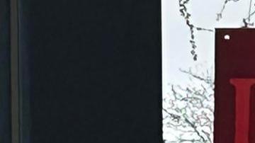 Fotografía de propaganda electoral del candidato liberal Mark Carney este domingo, en Montreal (Canadá).