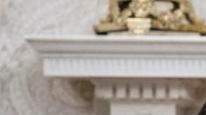 El presidente estadounidense, Donald Trump (d), se reúne con el presidente salvadoreño, Nayib Bukele (i), en la Oficina Oval de la Casa Blanca, en Washington, D.C., EE. UU., el 14 de abril de 2025.