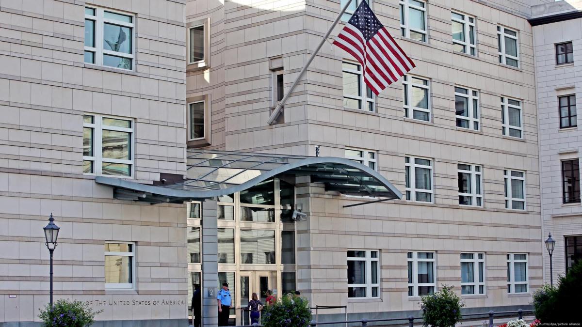 EE.UU. cerrará varias de sus embajadas y consulados en África y Europa