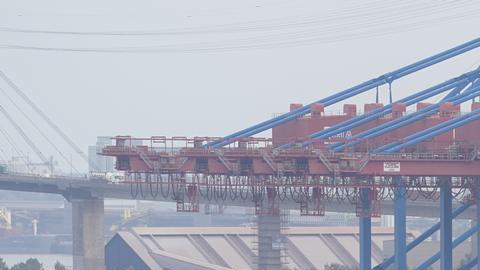 67005282_606