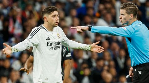 Fede Valverde reclama una acción durante el Real Madrid ante Arsenal.