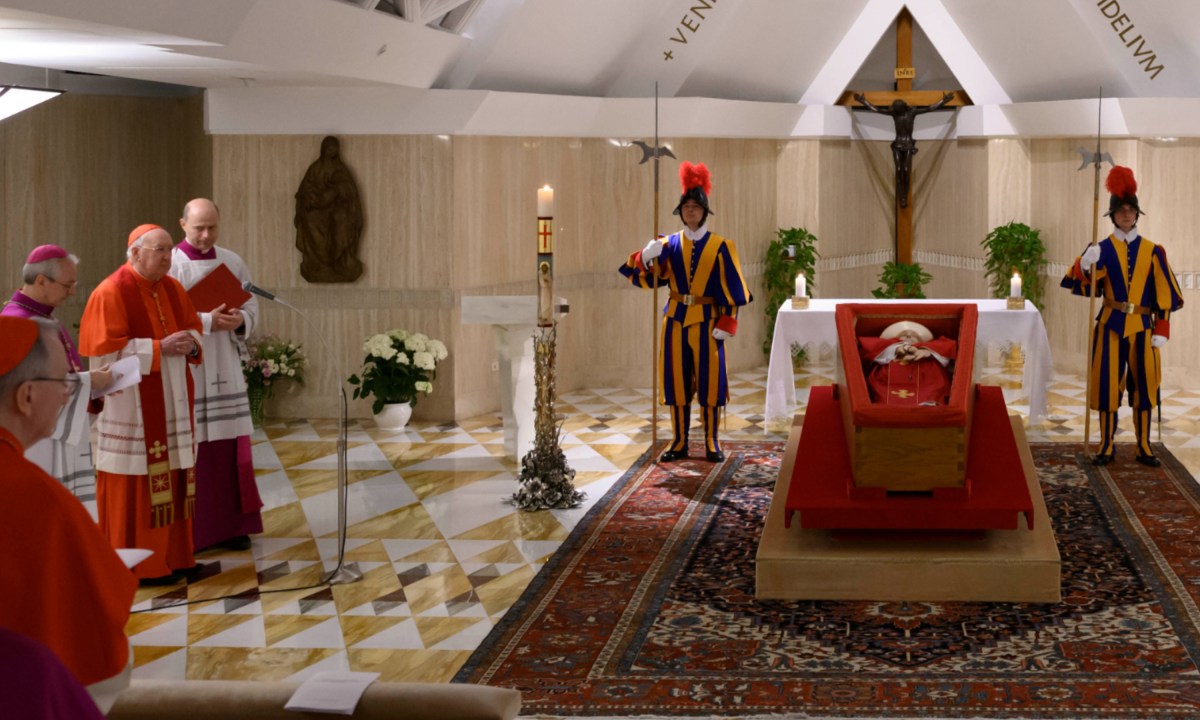 Más de 90,000 personas ya despidieron al papa Francisco en San Pedro