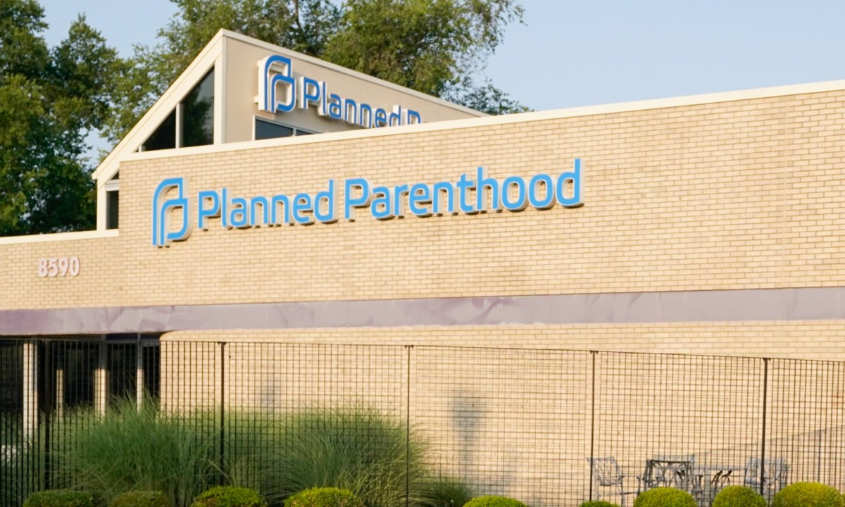 La administración Trump recortará fondos a Planned Parenthood