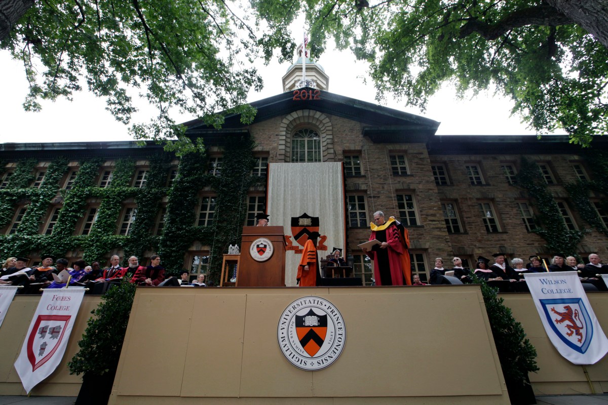 Administración Trump suspende becas de investigación de la Universidad Princeton